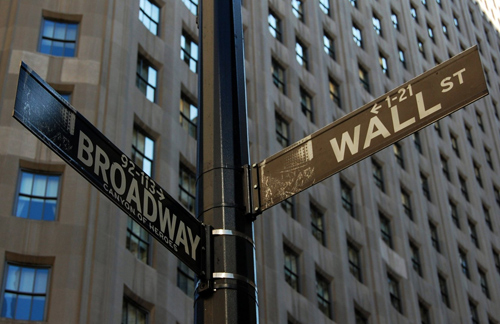 Intersection entre Broadway et Wall Street